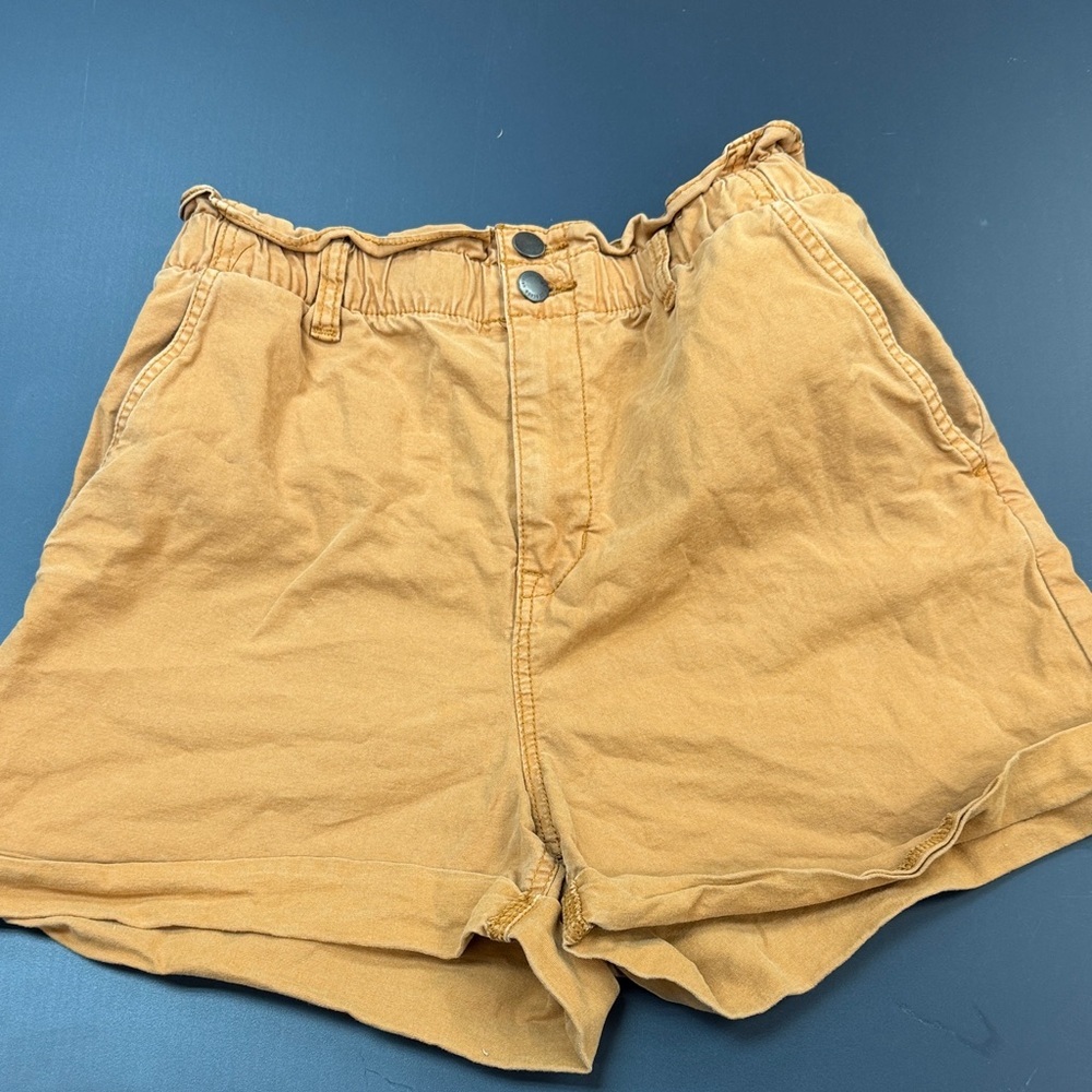 Universal thread shorts size small‎